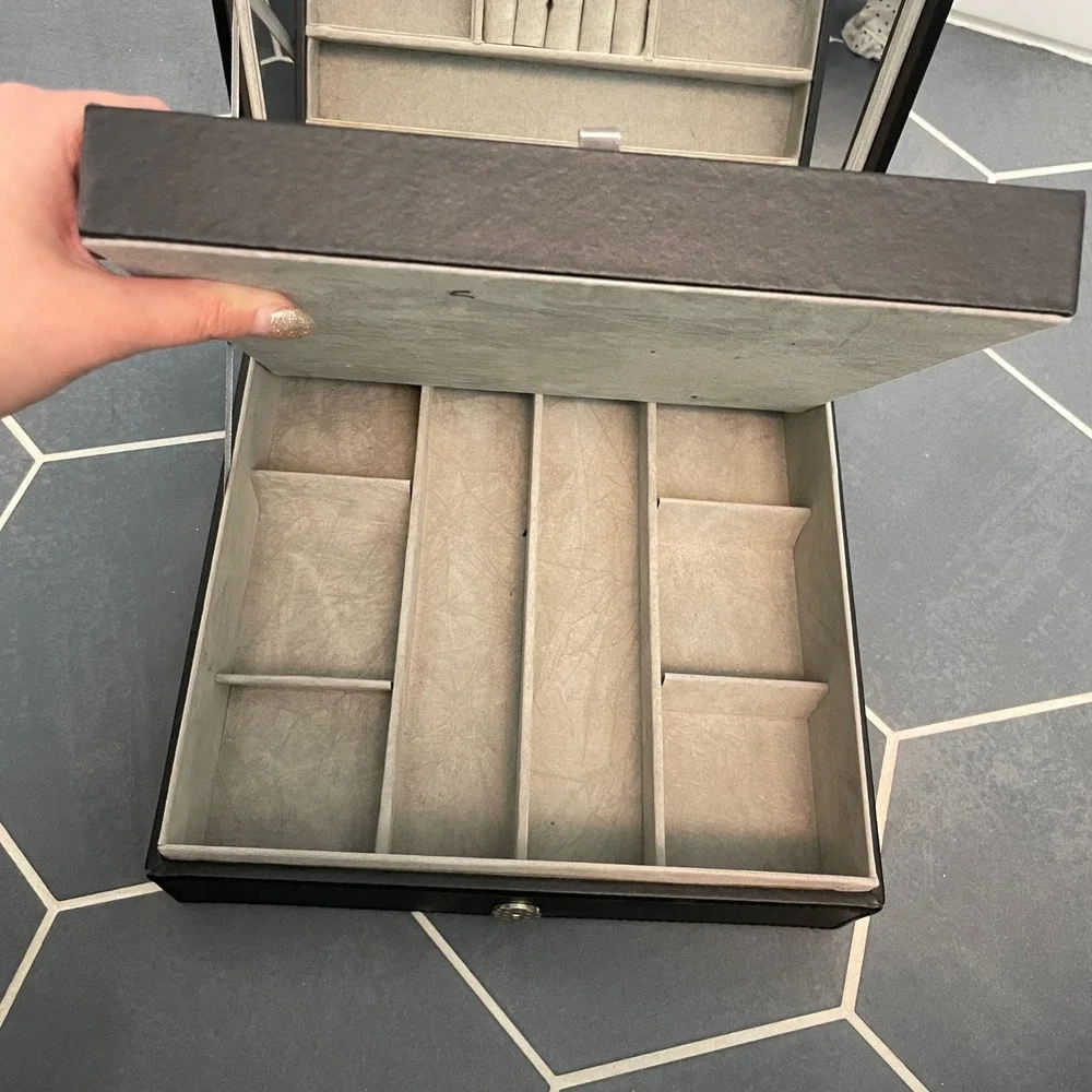 Black Faux Leather Jewelry‎ Organizer Box with Compartments and Lock Clasp